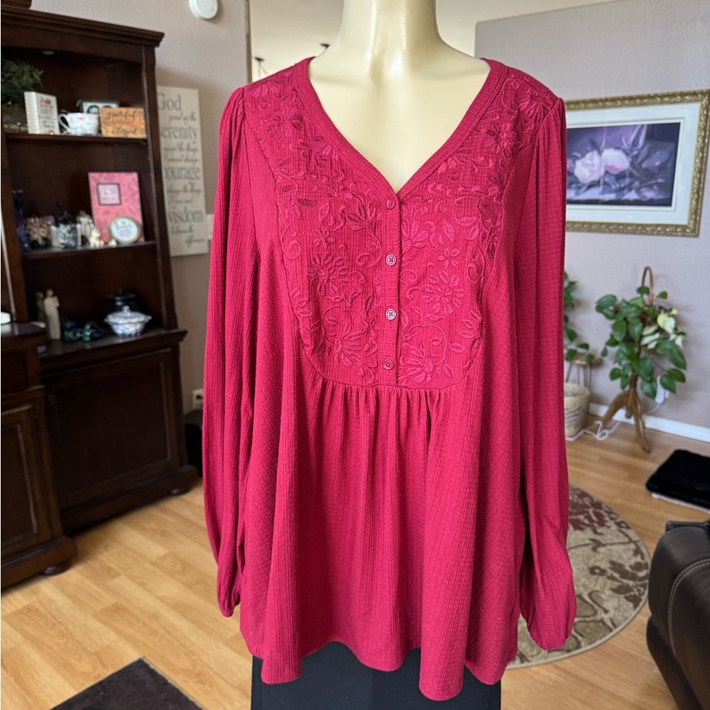 Torrid red embroidered long sleeve Vneck blouse-size 1X